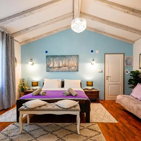 Holiday home Helena Garden House *
